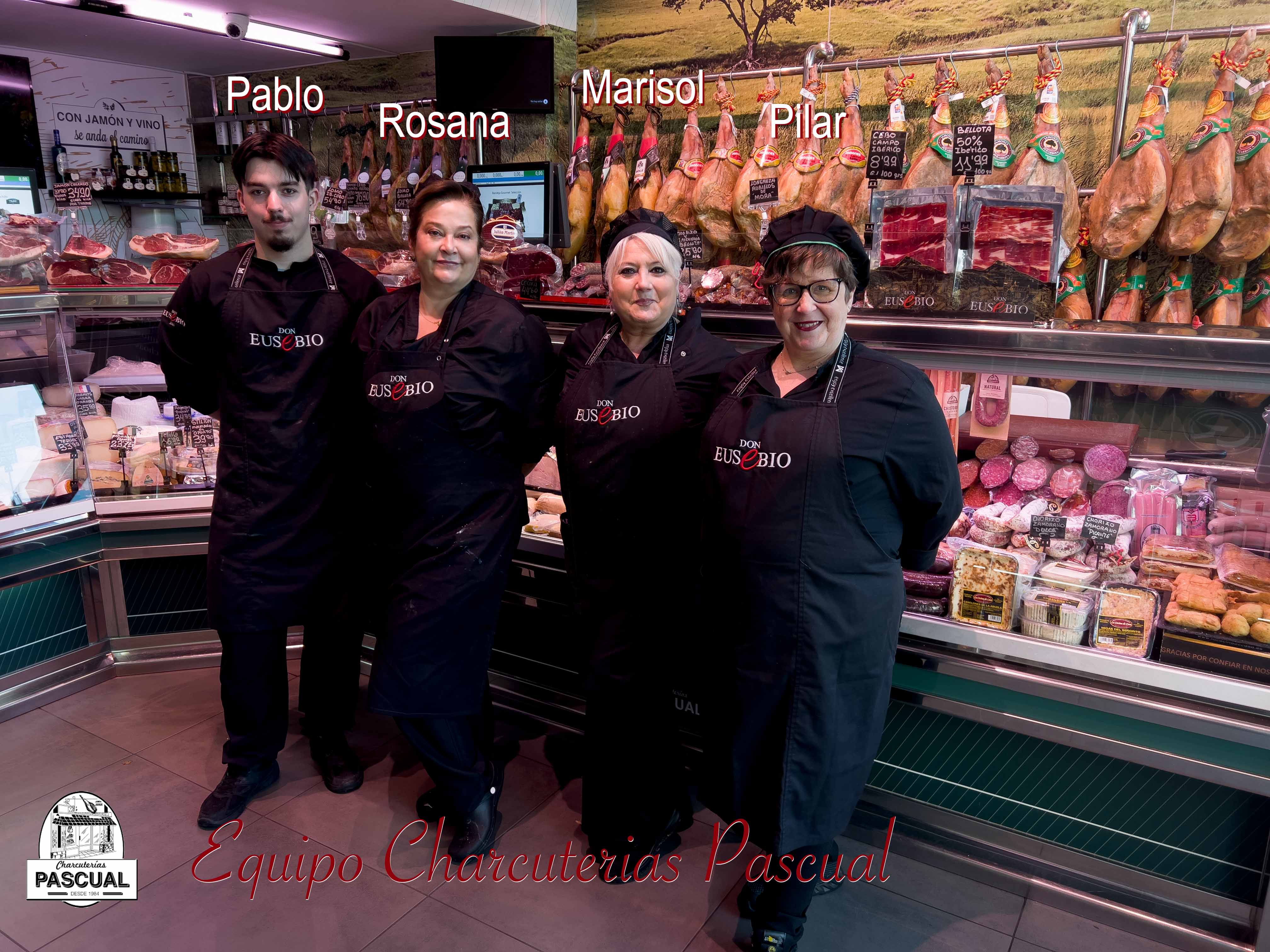 Corte artesanal a cuchillo de jamón ibérico